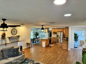 2130 S Patrick Dr in Satellite Beach, FL - Building Photo - Building Photo