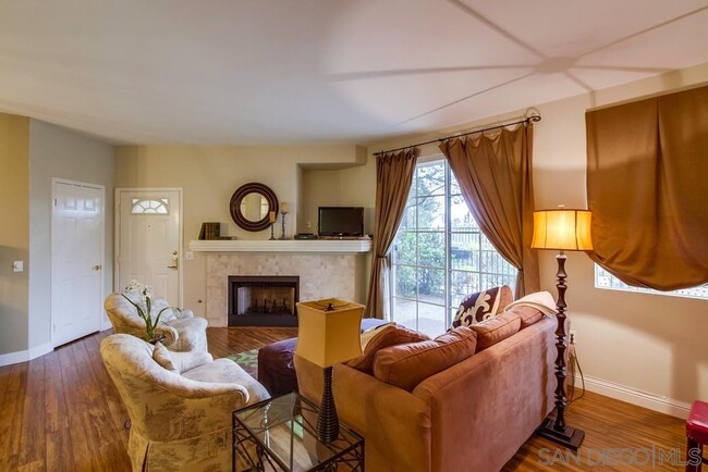 12079 Tivoli Park Row in San Diego, CA - Building Photo - Building Photo