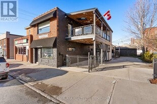 15 Charlotte St in Port Colborne, ON - Building Photo