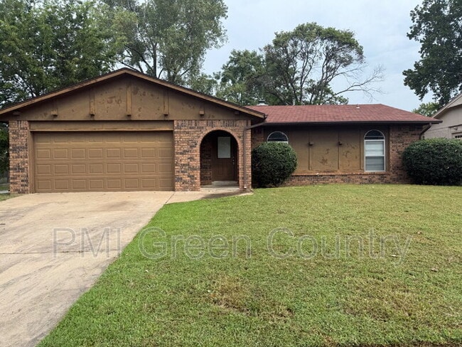 property at 112 W Austin St