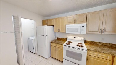 11255 W Atlantic Blvd in Coral Springs, FL - Building Photo - Building Photo