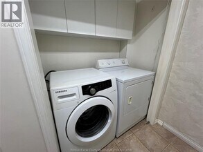 3052 Lauzon Rd in Windsor, ON - Building Photo - Building Photo