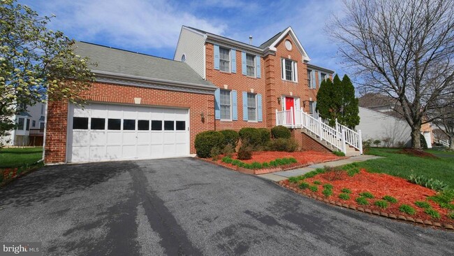 14119 Forest Ridge Dr in North Potomac, MD - Foto de edificio - Building Photo