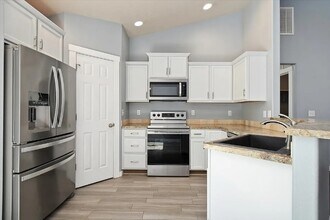 2114 N Rosedust Dr in Kuna, ID - Building Photo - Building Photo
