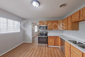 6015 Garden Ln in Amarillo, TX - Building Photo - Building Photo
