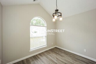7911 Woodlake Dr in Riverdale, GA - Building Photo - Building Photo