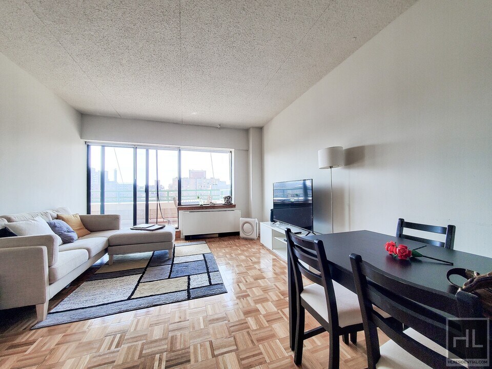 600 Columbus Ave-Unit -3A in New York, NY - Building Photo