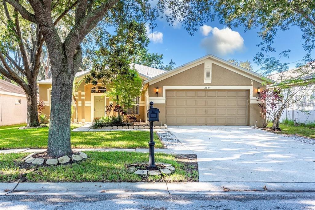 2634 Brookville Dr in Valrico, FL - Building Photo