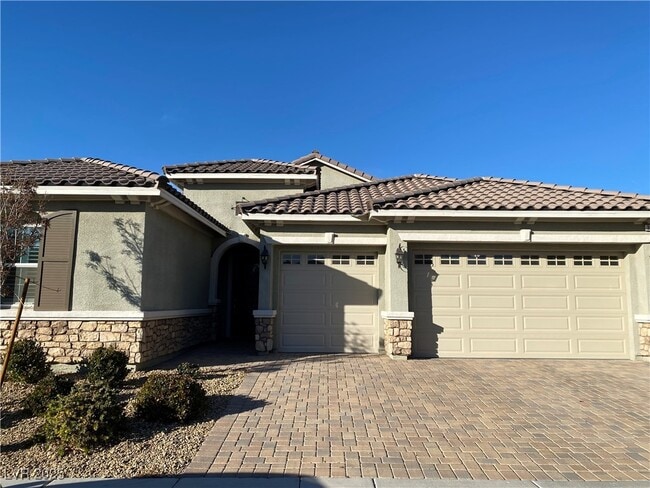 property at 3120 Pavilio Dr