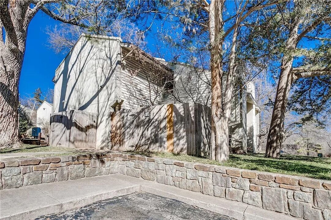 809 Red Bird Ln in Norman, OK - Building Photo