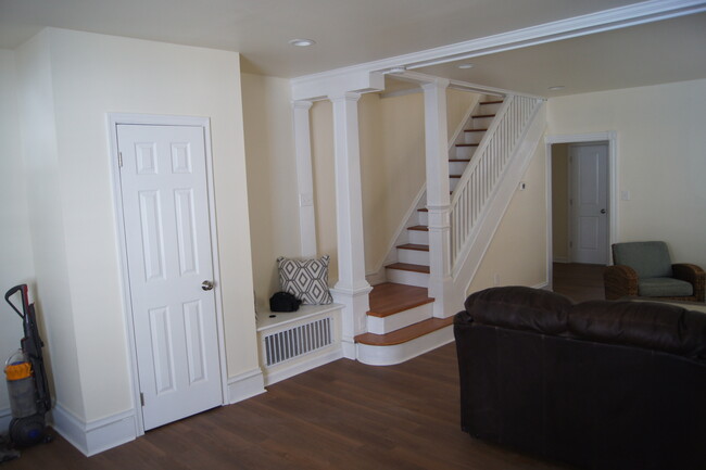 402 Jefferson Ave, Unit 402B in Downingtown, PA - Foto de edificio - Building Photo
