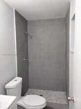 826 SW 5th Ct in Hallandale Beach, FL - Building Photo - Building Photo