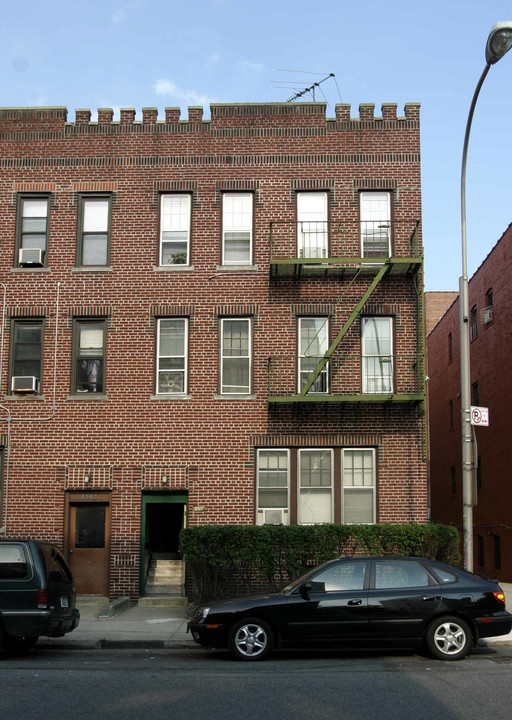 2511 E 19th St in Brooklyn, NY - Building Photo