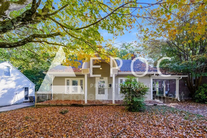 2525 Greenway Ave NW in Winston-Salem, NC - Building Photo