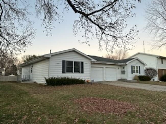 property at 819 Deerfield Rd