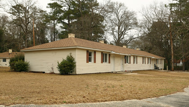 Chestnut Court Apartments in Camden, SC - Foto de edificio - Building Photo