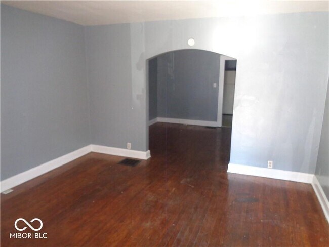 812 N Bradley Ave in Indianapolis, IN - Foto de edificio - Building Photo