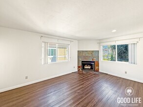 7425 Charmant Dr in San Diego, CA - Building Photo - Building Photo