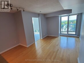 28 Harrison Garden Blvd in Toronto, ON - Building Photo - Building Photo