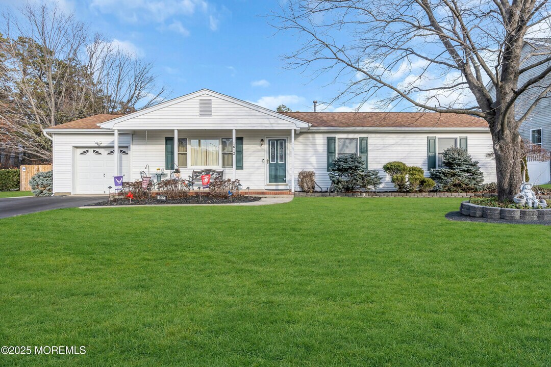 1612 Middlesex St in Manchester, NJ - Building Photo