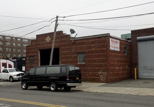 Nova Astoria in Long Island City, NY - Foto de edificio - Building Photo