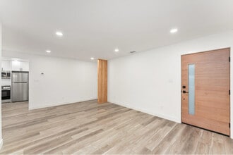 5370 Moddison Ave in Sacramento, CA - Building Photo - Building Photo