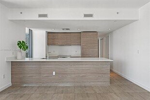 1300 S Miami Ave in Miami, FL - Building Photo