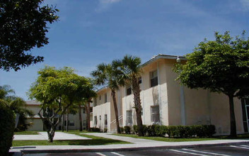 Coral West Condominiums in Coral Springs, FL - Building Photo - Building Photo