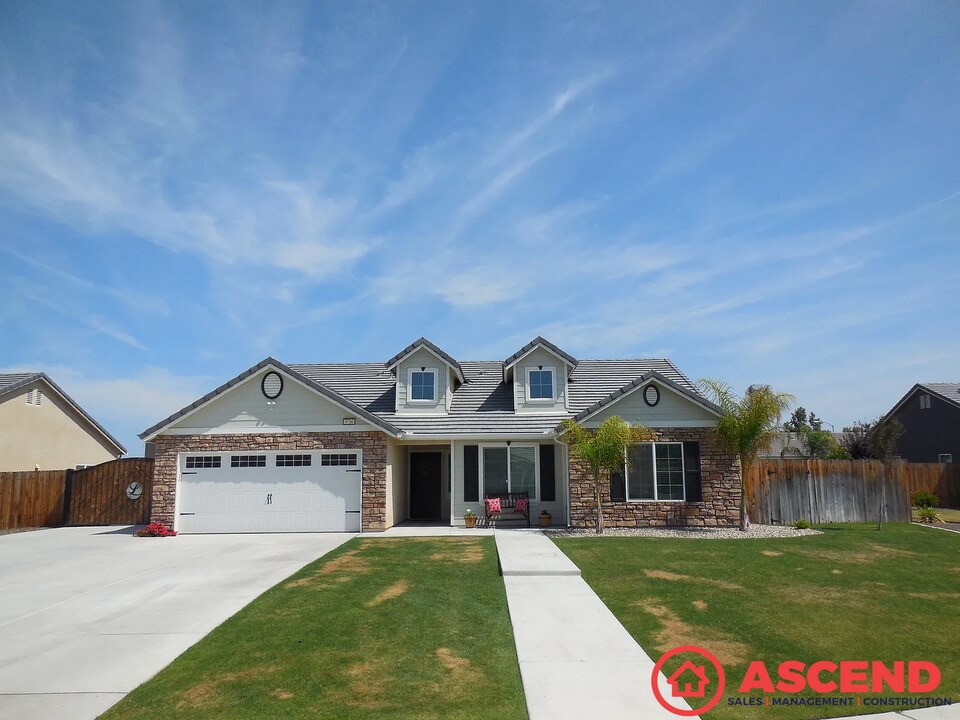 9706 Jersey Shore Dr in Bakersfield, CA - Building Photo