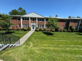 Meadowbrook Gardens Apartments