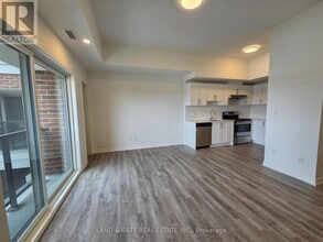 976 Simcoe St N in Oshawa, ON - Building Photo - Building Photo