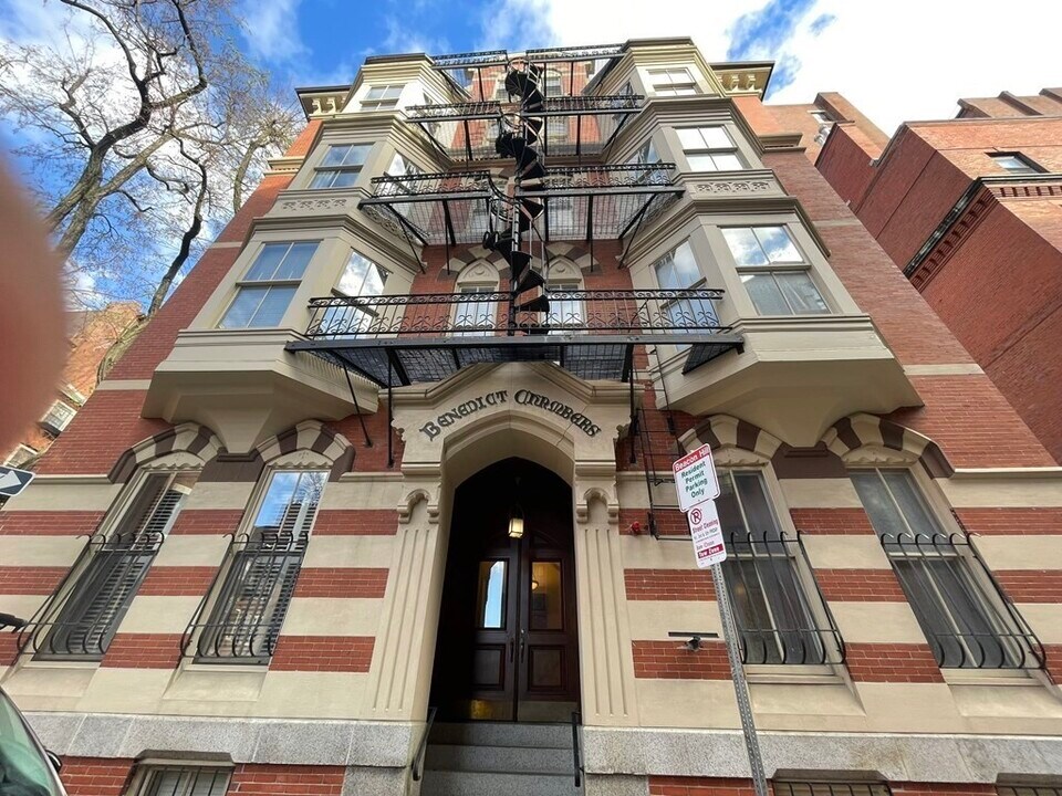 3 Spruce St in Boston, MA - Building Photo