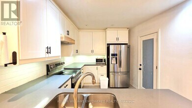 583 Old Weston Rd in Toronto, ON - Building Photo - Building Photo