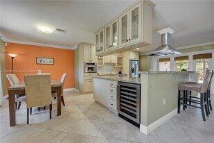 7905 SW 161st St in Palmetto Bay, FL - Building Photo