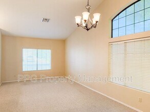 5517 W Aster Dr in Glendale, AZ - Building Photo - Building Photo