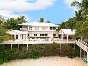 17649 SE Federal Hwy in Tequesta, FL - Building Photo - Building Photo