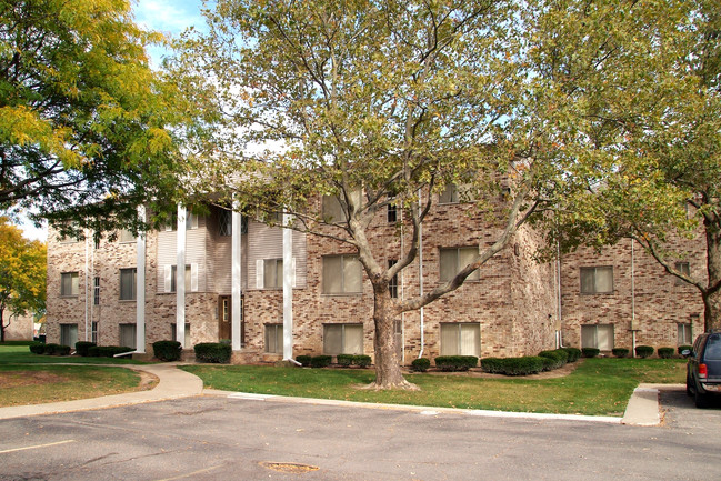 Fountain Park South Apartments in Southgate, MI - Building Photo - Building Photo