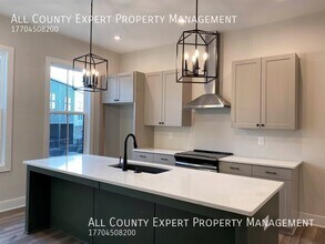 1235 Cushenberry Ln in Atlanta, GA - Building Photo - Building Photo