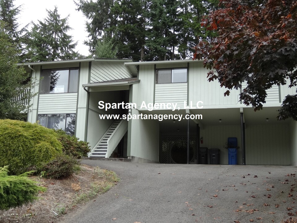 4111 4th Street Pl SW, Unit B in Puyallup, WA - Building Photo