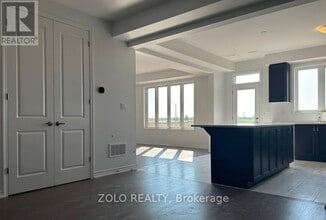 77 Suzuki St in Barrie, ON - Building Photo - Building Photo