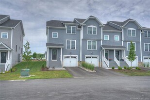 46 Park Ave in Stonington, CT - Building Photo