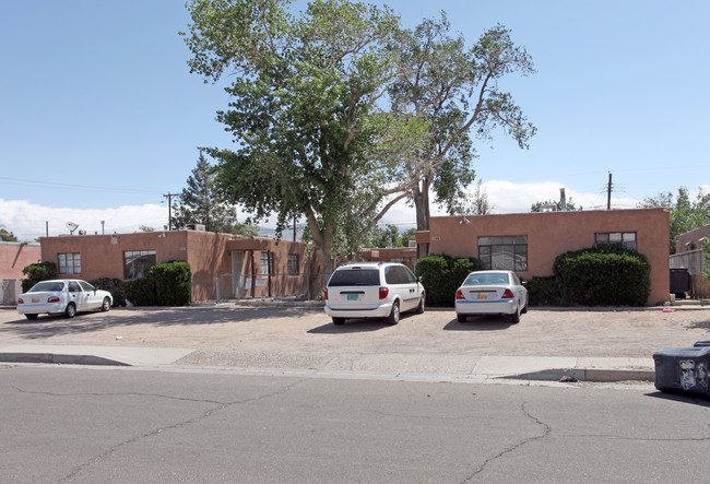 236-240 San Pablo St NE in Albuquerque, NM - Building Photo - Building Photo