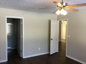 8480 Amarillo Dr in Blacklick, OH - Building Photo - Building Photo