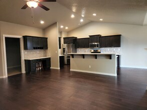 13336 N Telluride Loop in Hayden, ID - Building Photo - Building Photo