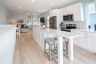 202 Ocean Blvd in Carolina Beach, NC - Building Photo - Building Photo