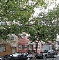 37 Frost St in Brooklyn, NY - Building Photo