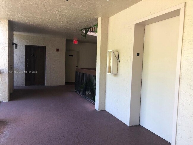 6328 Longboat Ln W-Unit -201 in Boca Raton, FL - Building Photo - Building Photo