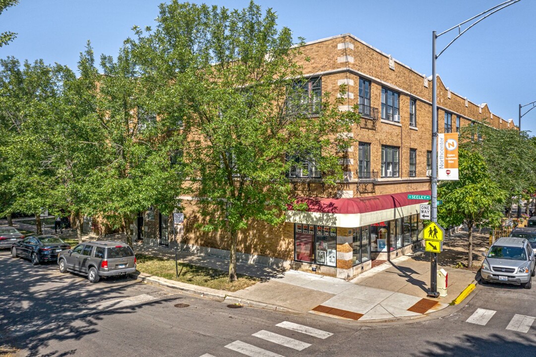 4409 N Seeley Ave, Unit 2020-2B in Chicago, IL - Foto de edificio