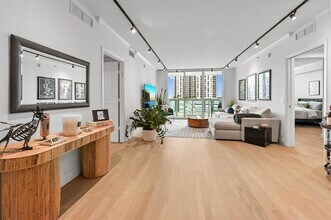 350 SE 2nd St, Unit 1150 in Fort Lauderdale, FL - Building Photo - Building Photo