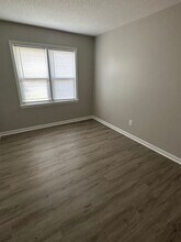 5616 E 101st Terrace in Kansas City, MO - Building Photo - Building Photo